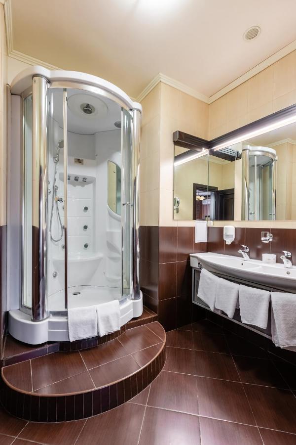 Apartments On Zhilyanskaya Street 59 كييف المظهر الخارجي الصورة